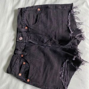 Black Levi’s Shorts